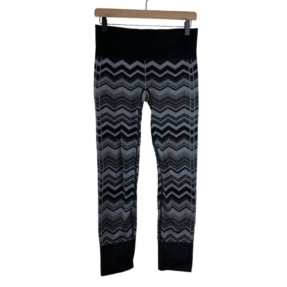 Lululemon Heathered Slate Ebb To Street Pant Seamless Leggings. Gray black chevr